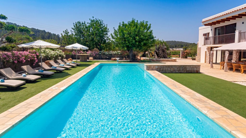 Villa Can Bernadet's swimming pool