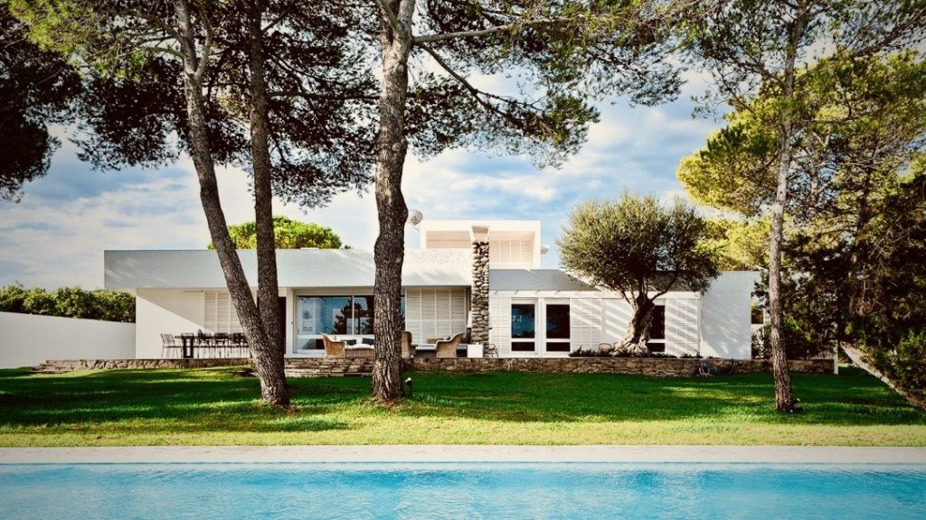 Affordable 5-bedroom villa in Ibiza