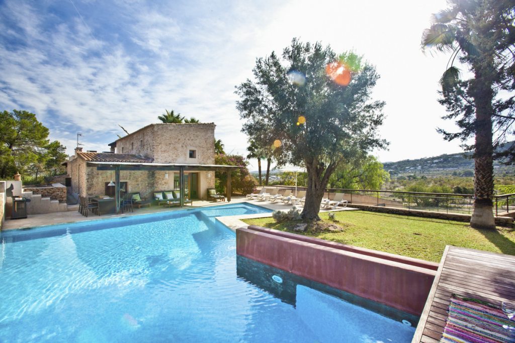 Villa La Masia swimming pool